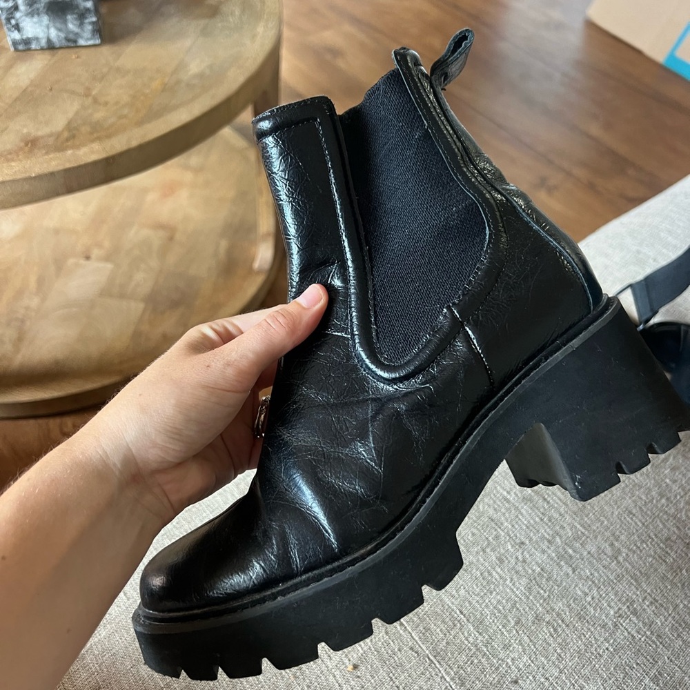 DOLCE VITA black leather bootie - Picture 7 of 7